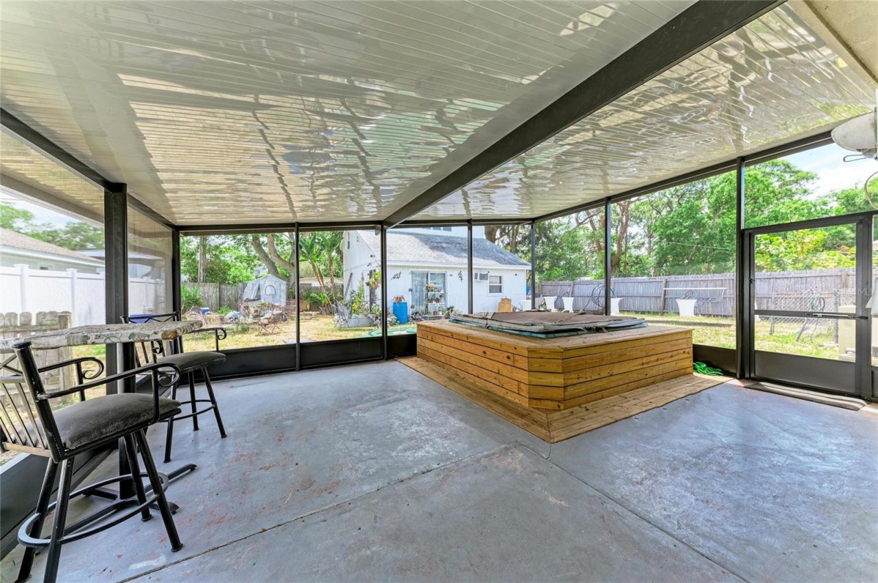 2564 Wood Street, Sarasota, FL 34237 Photo