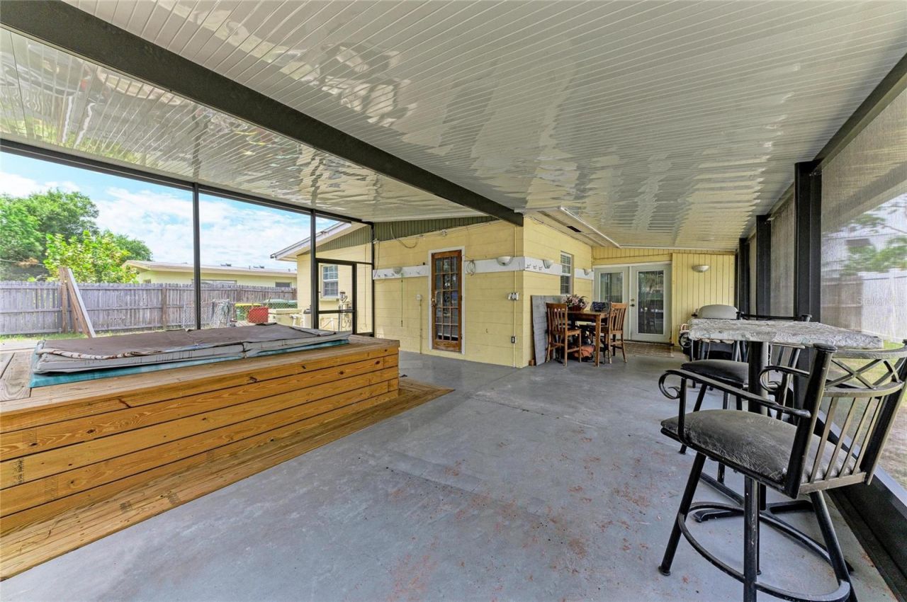 2564 Wood Street, Sarasota, FL 34237 Photo