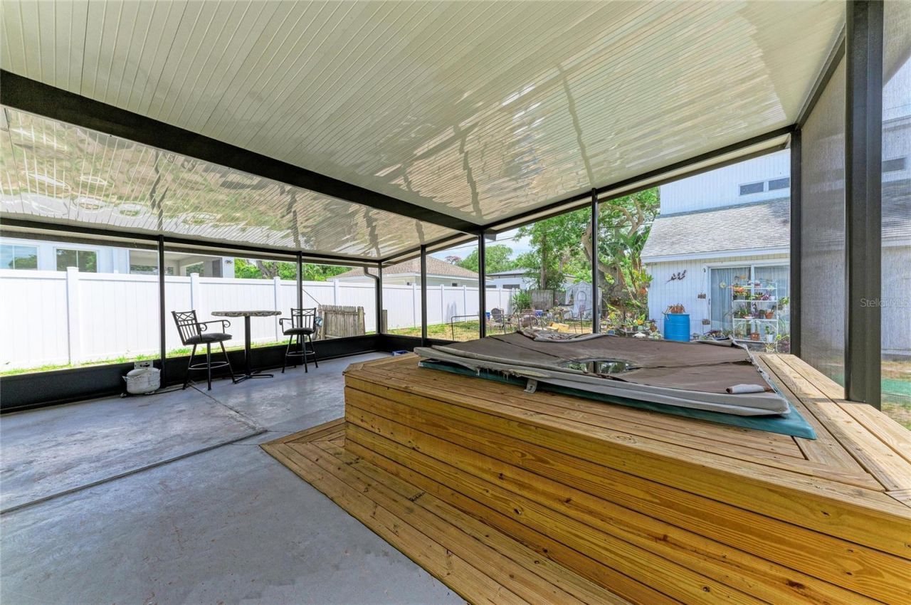 2564 Wood Street, Sarasota, FL 34237 Photo