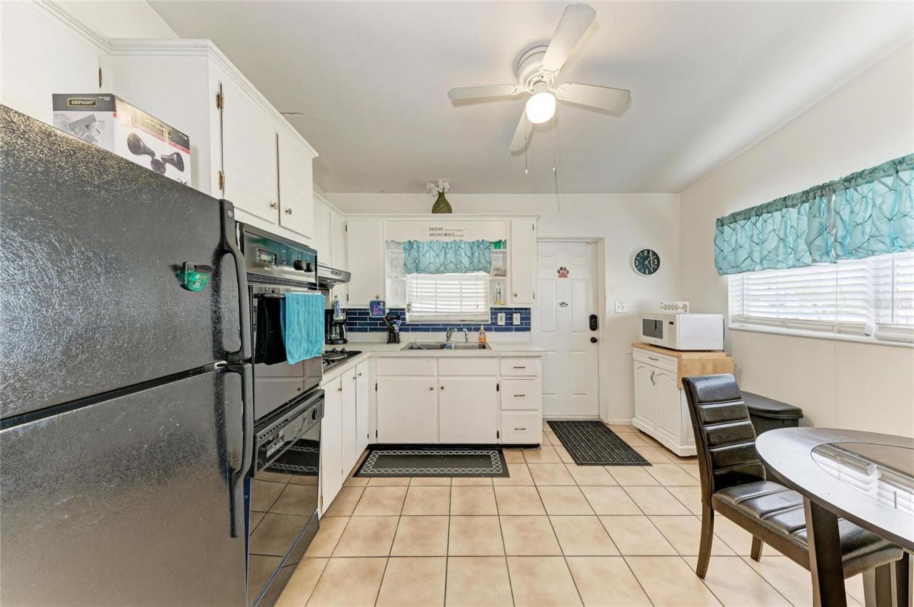 2564 Wood Street, Sarasota, FL 34237 Photo