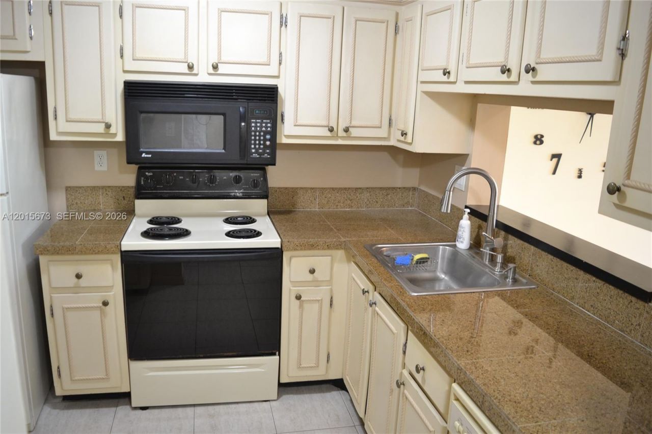 10855 SW 112th Ave , Unit 309, Miami, FL 33176 Photo