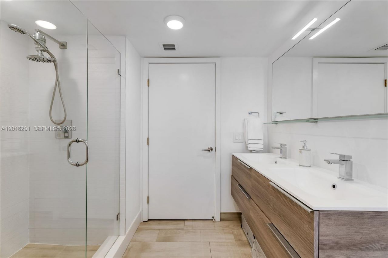9261 E Bay Harbor Dr , Unit 607, Bay Harbor Islands, FL 33154 Photo