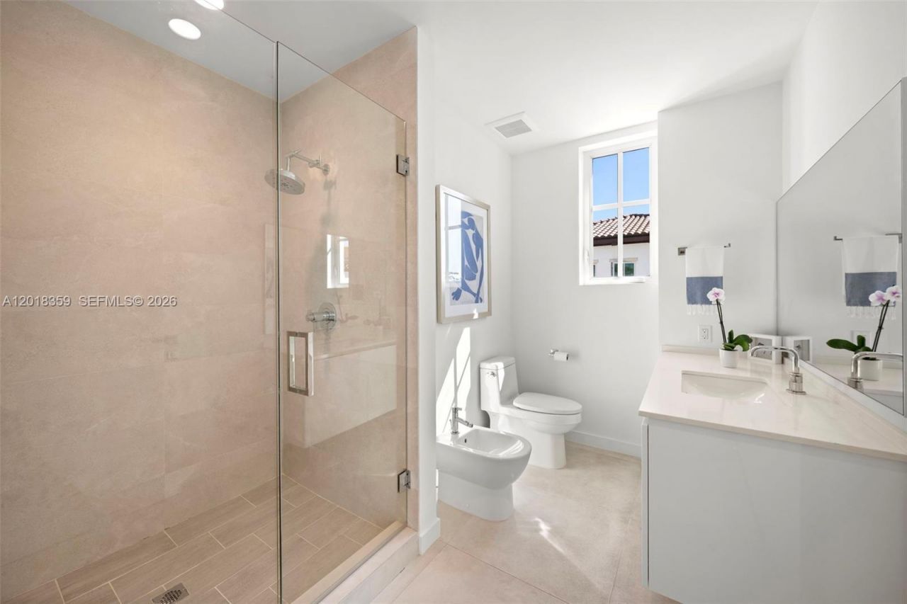 1228 Anastasia Ave, Unit 304, Coral Gables, FL 33134 Photo
