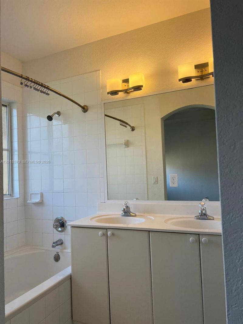 10777 NW 84th Ln, Unit 5-42, Doral, FL 33178 Photo