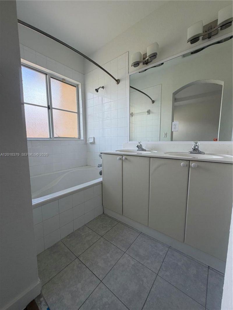 10777 NW 84th Ln, Unit 5-42, Doral, FL 33178 Photo