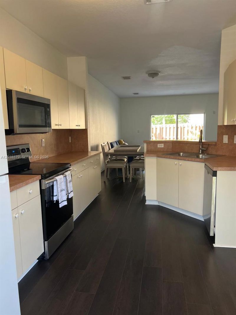 10777 NW 84th Ln, Unit 5-42, Doral, FL 33178 Photo
