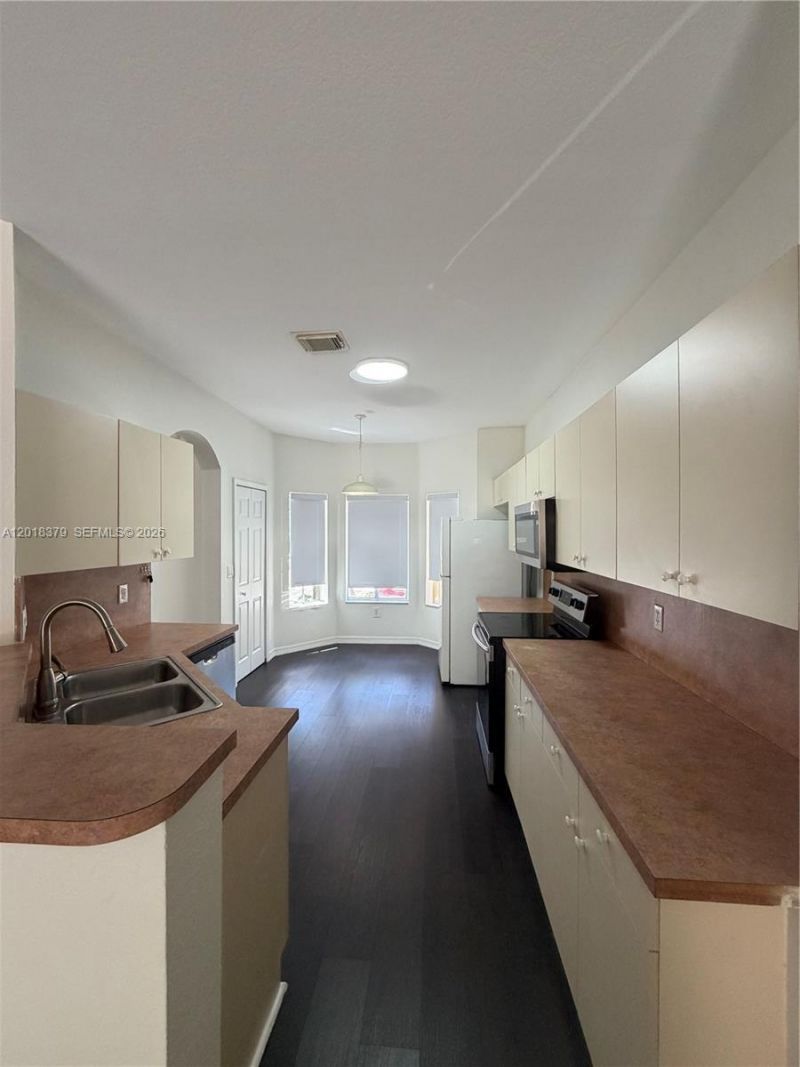 10777 NW 84th Ln, Unit 5-42, Doral, FL 33178 Photo