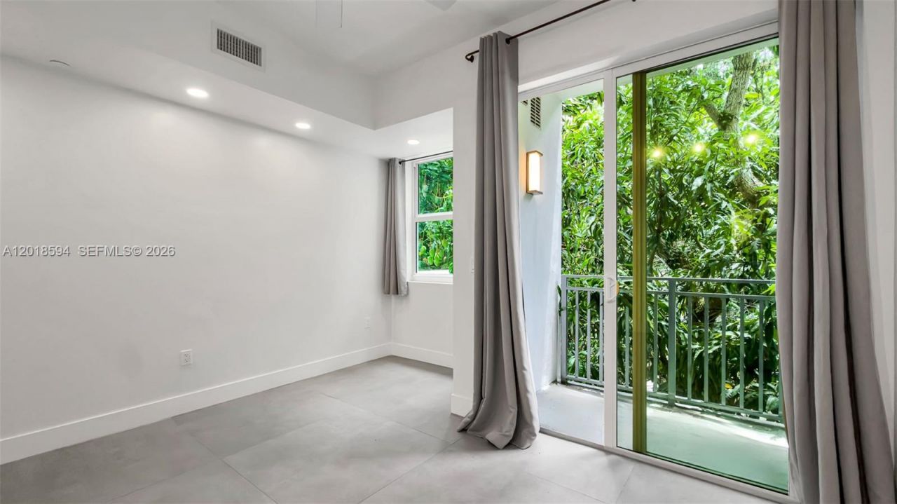 1536 NW 15th Ave, Unit 203, Miami, FL 33125 Photo