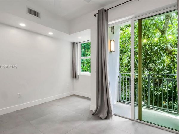 1536 NW 15th Ave, Unit 203, Miami, FL 33125