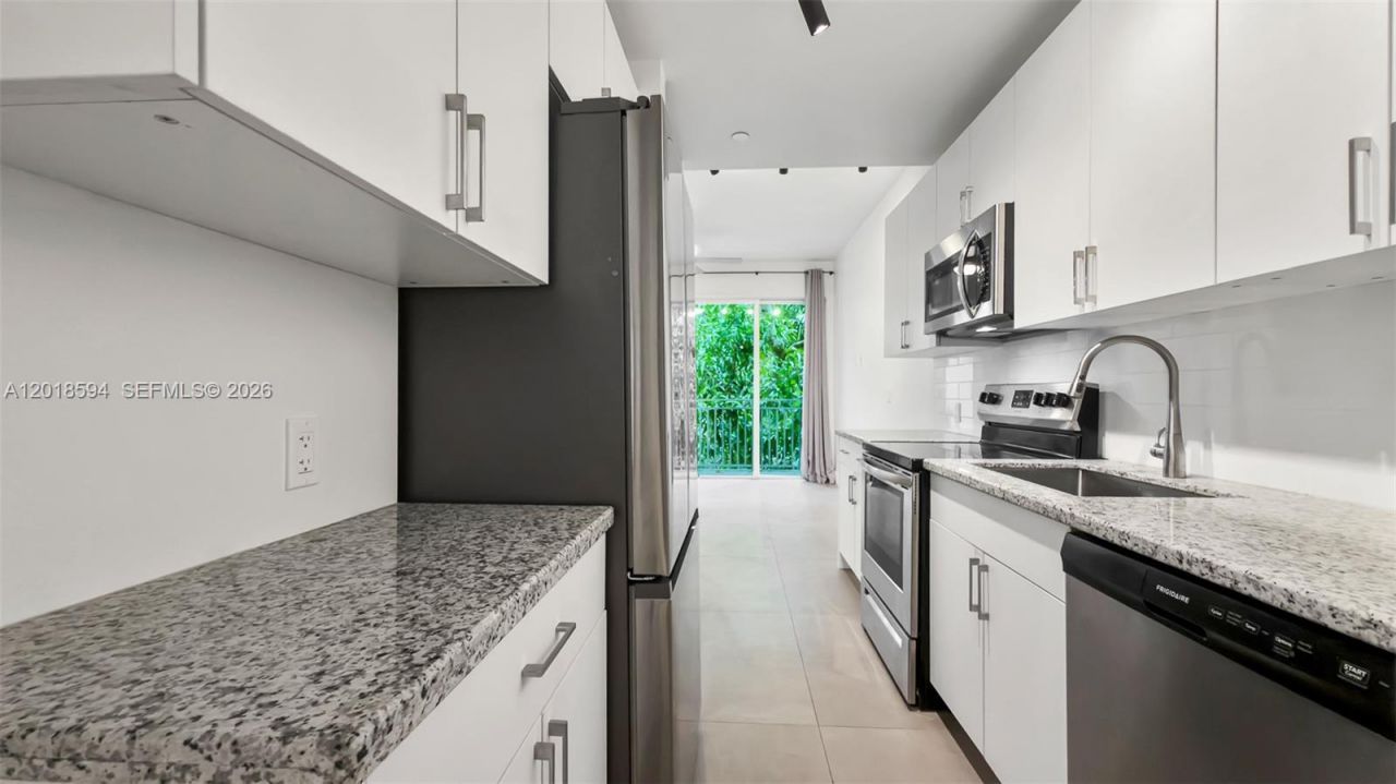 1536 NW 15th Ave, Unit 203, Miami, FL 33125 Photo