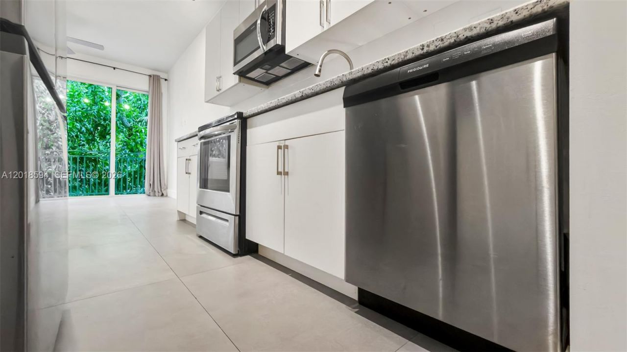 1536 NW 15th Ave, Unit 203, Miami, FL 33125 Photo