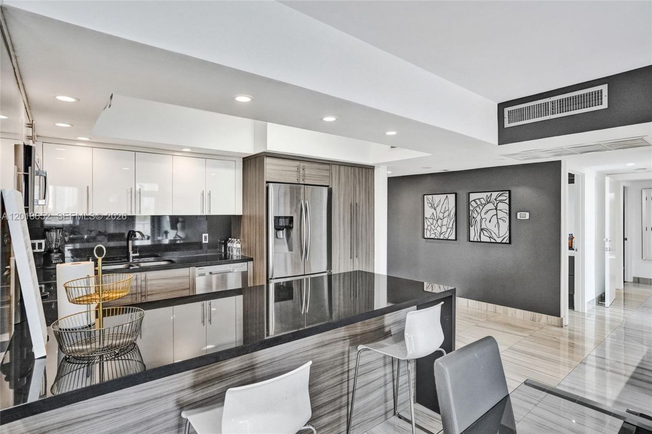 19370 Collins Ave , Unit 426, Sunny Isles Beach, FL 33160 Photo
