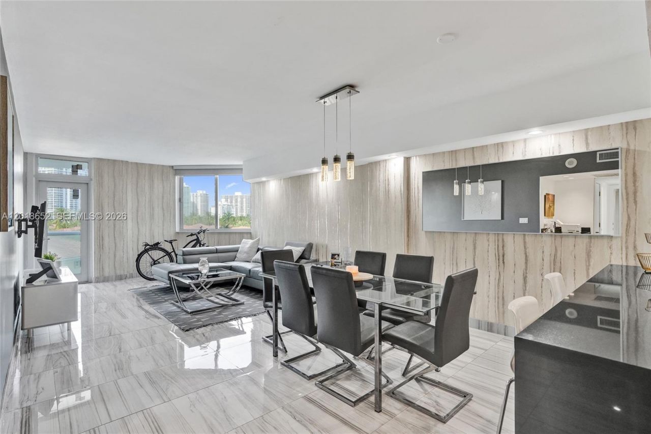 19370 Collins Ave , Unit 426, Sunny Isles Beach, FL 33160 Photo