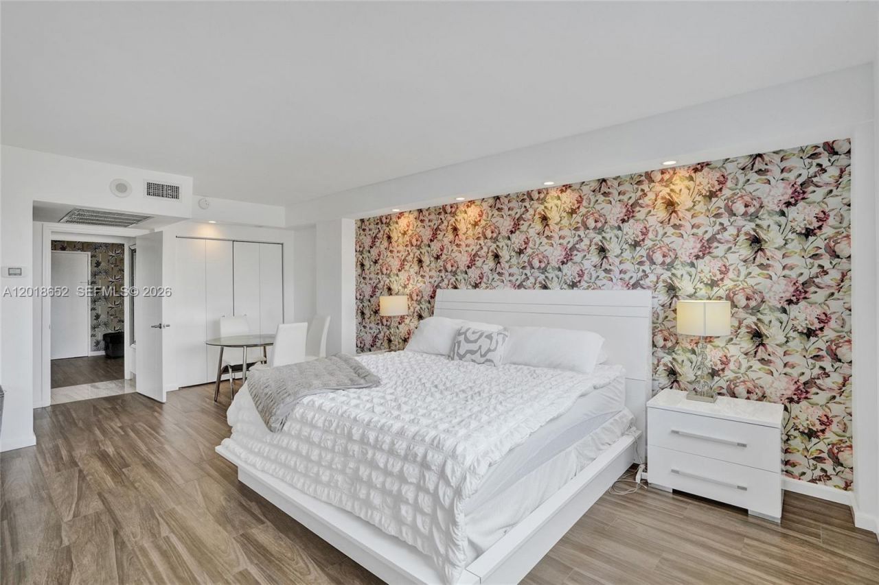 19370 Collins Ave , Unit 426, Sunny Isles Beach, FL 33160 Photo