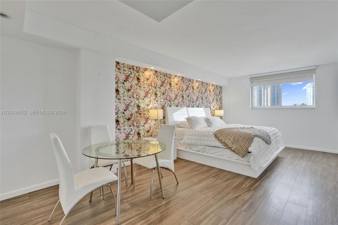 19370 Collins Ave , Unit 426, Sunny Isles Beach, FL 33160 Photo