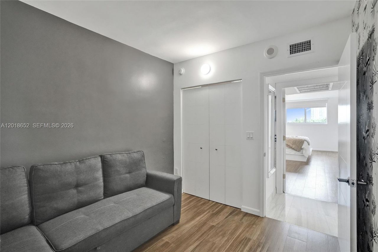 19370 Collins Ave , Unit 426, Sunny Isles Beach, FL 33160 Photo