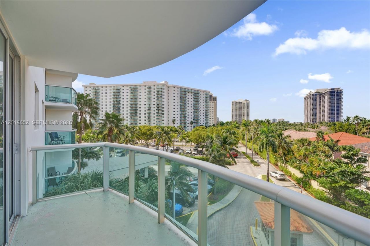 19370 Collins Ave , Unit 426, Sunny Isles Beach, FL 33160 Photo