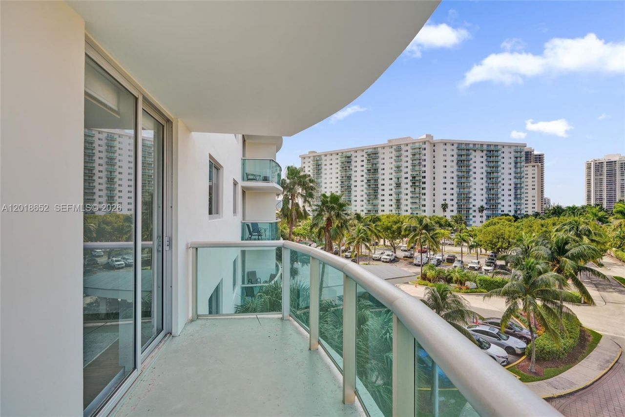 19370 Collins Ave , Unit 426, Sunny Isles Beach, FL 33160 Photo