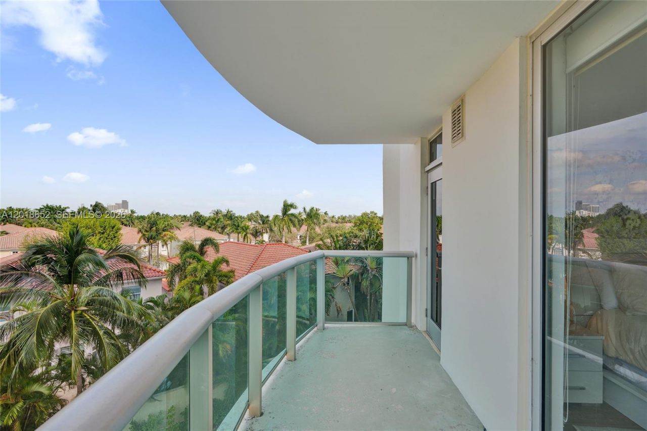 19370 Collins Ave , Unit 426, Sunny Isles Beach, FL 33160 Photo