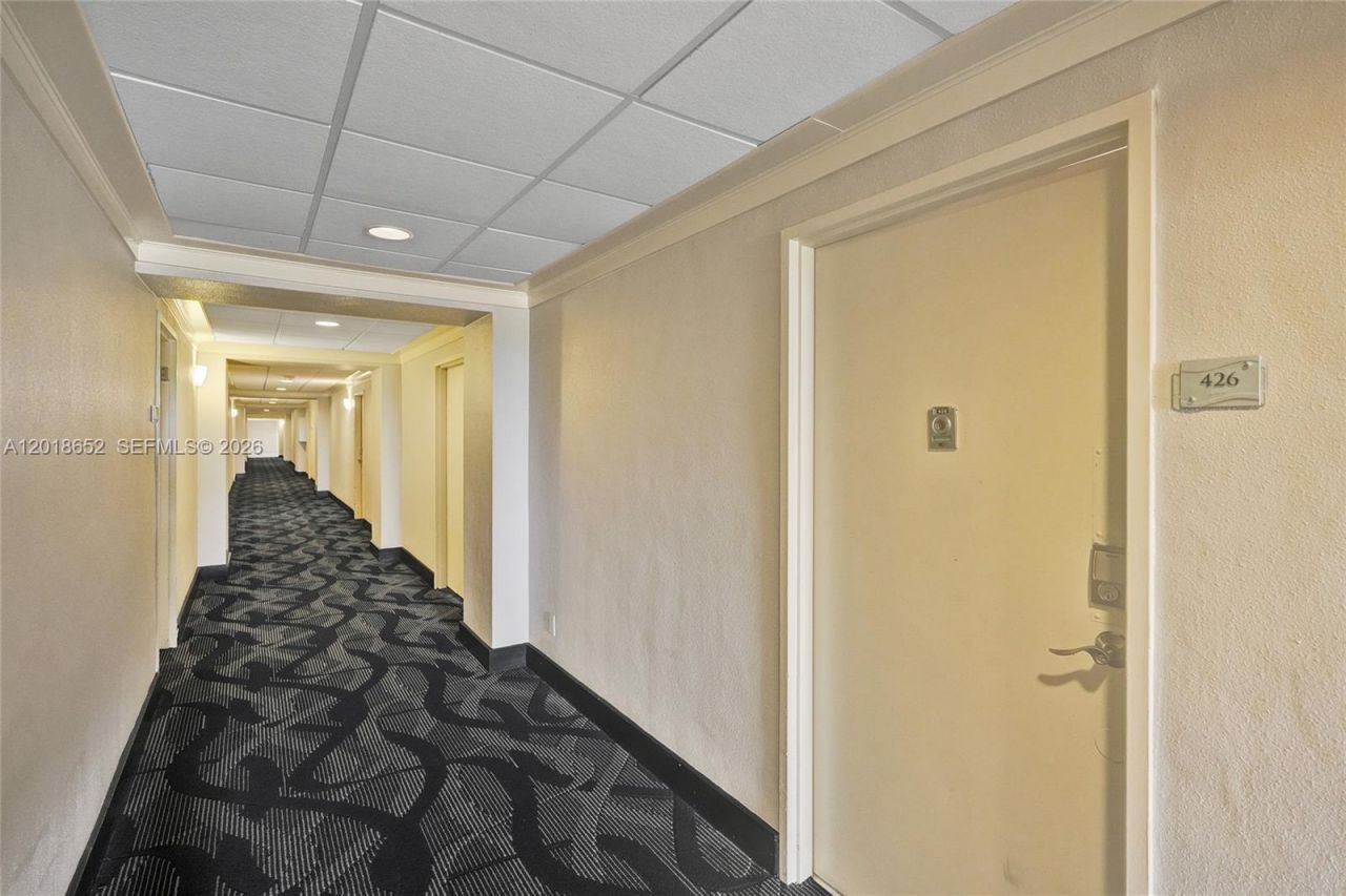 19370 Collins Ave , Unit 426, Sunny Isles Beach, FL 33160 Photo