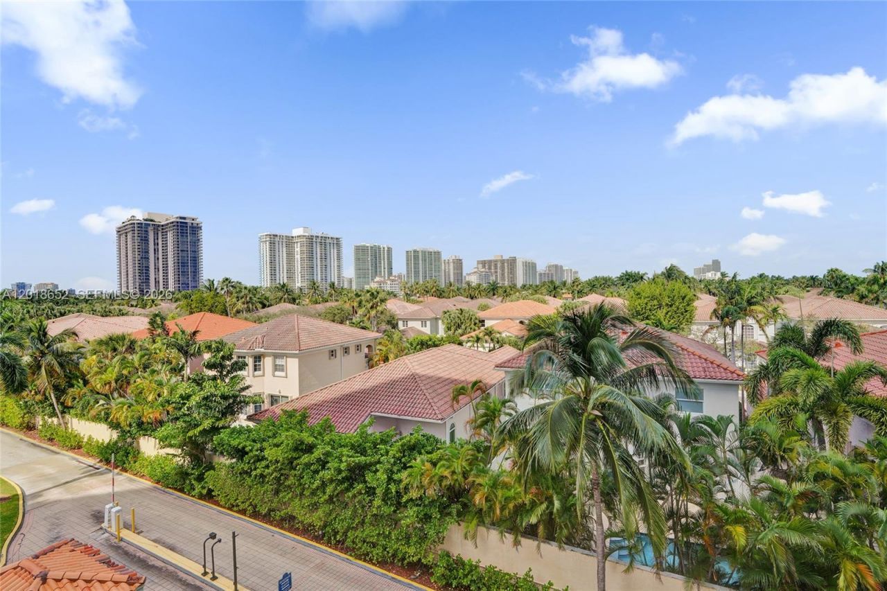 19370 Collins Ave , Unit 426, Sunny Isles Beach, FL 33160 Photo
