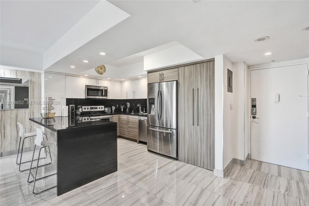 19370 Collins Ave , Unit 426, Sunny Isles Beach, FL 33160 Photo