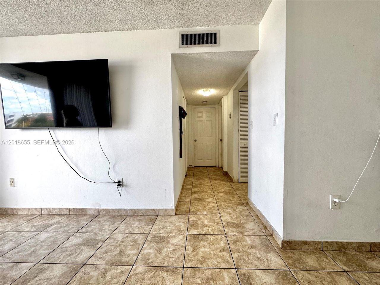 8145 NW 7th St, Unit 404, Miami, FL 33126 Photo