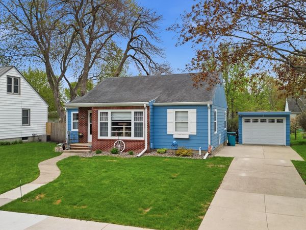 216 7th Avenue SE, Waseca, MN 56093