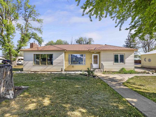 334 12th Ave W, Gooding, ID 83330