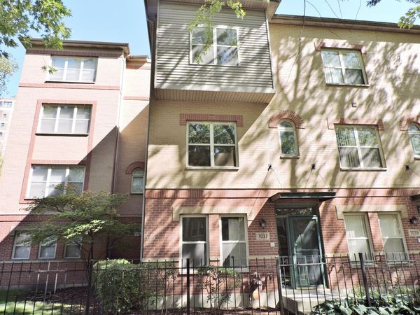 7037 S Oglesby Avenue , Chicago, IL 60649