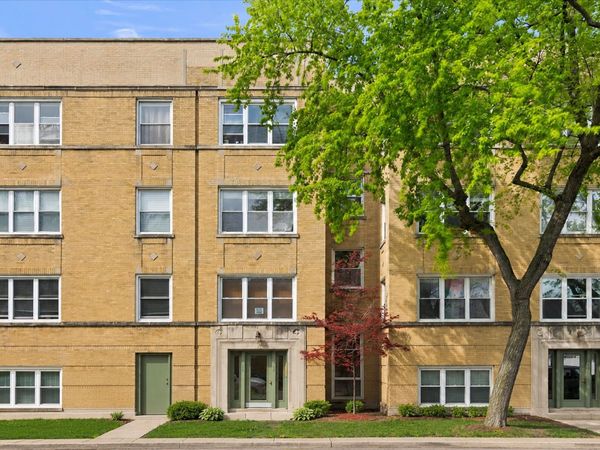 3124 W Cullom Avenue , Unit 1, Chicago, IL 60618