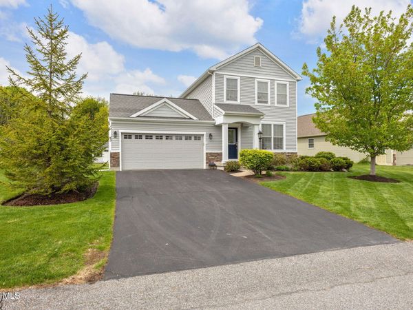 49 Buckingham Lane, Cohoes, NY 12047