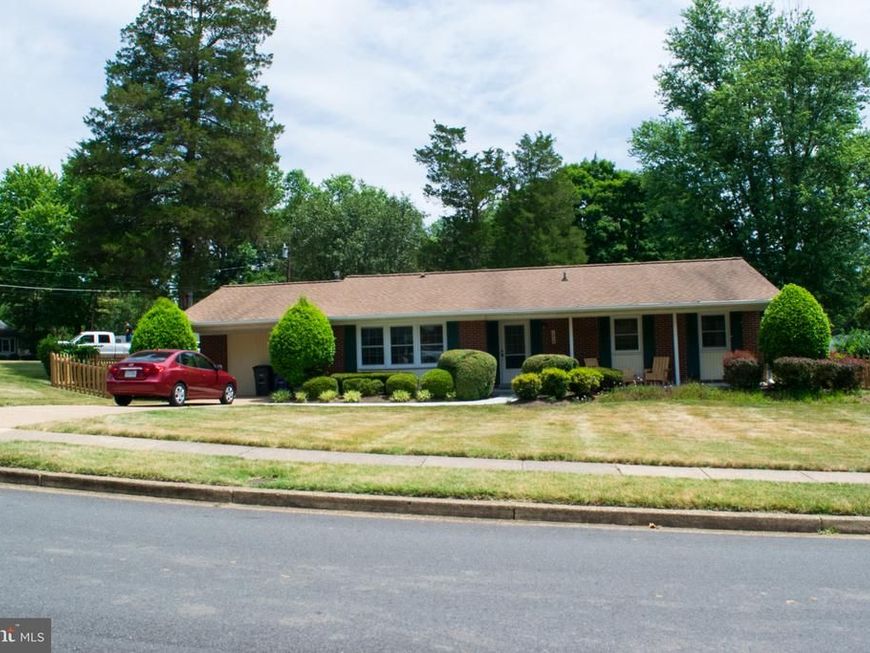 5810 Helmsdale Lane, Alexandria, VA 22315 Main Photo