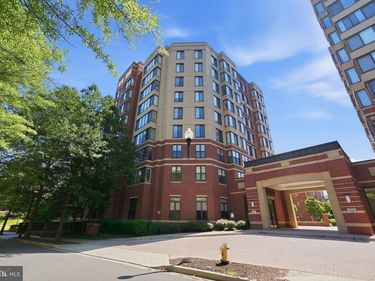2220 FAIRFAX DRIVE , Unit 504, ARLINGTON, VA 22201