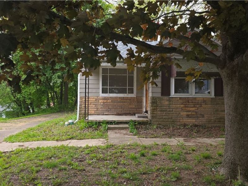 146 Hermann Street, Barberton, OH 44203 Photo 2