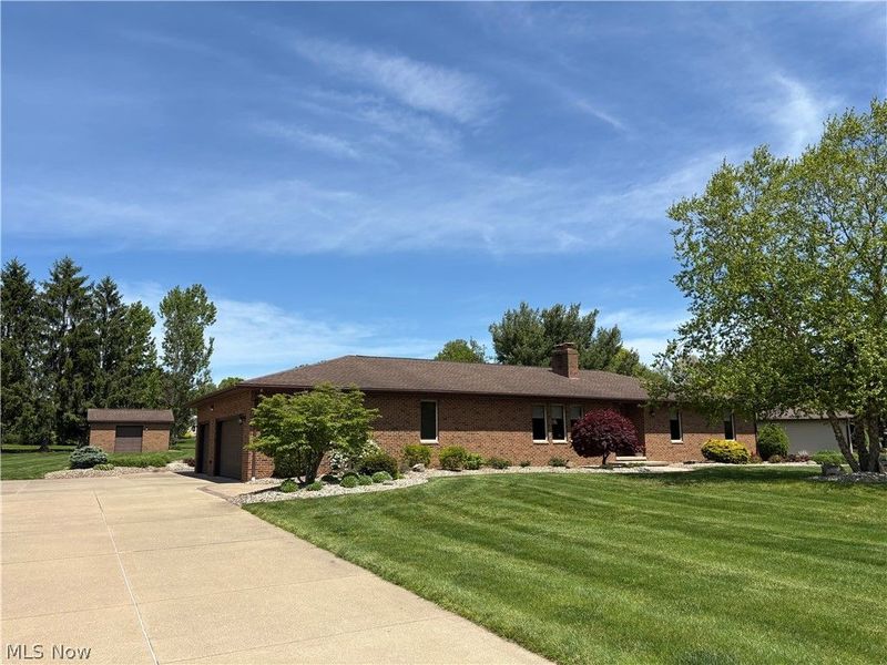 2615 Canaan Drive, Uniontown, OH 44685 Photo 1
