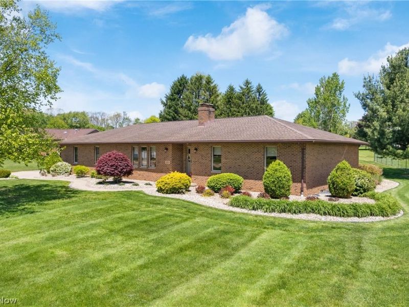 2615 Canaan Drive, Uniontown, OH 44685 Photo 3