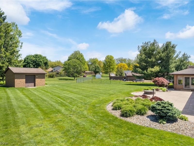 2615 Canaan Drive, Uniontown, OH 44685 Photo 4