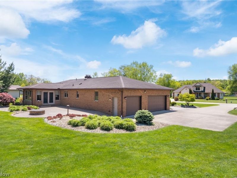 2615 Canaan Drive, Uniontown, OH 44685 Photo 5