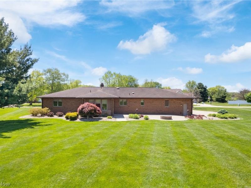 2615 Canaan Drive, Uniontown, OH 44685 Photo 9