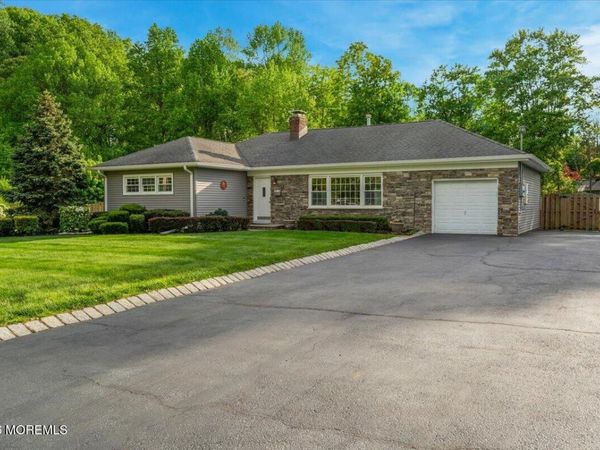 259 Hamiltonian Drive, Middletown, NJ 07701