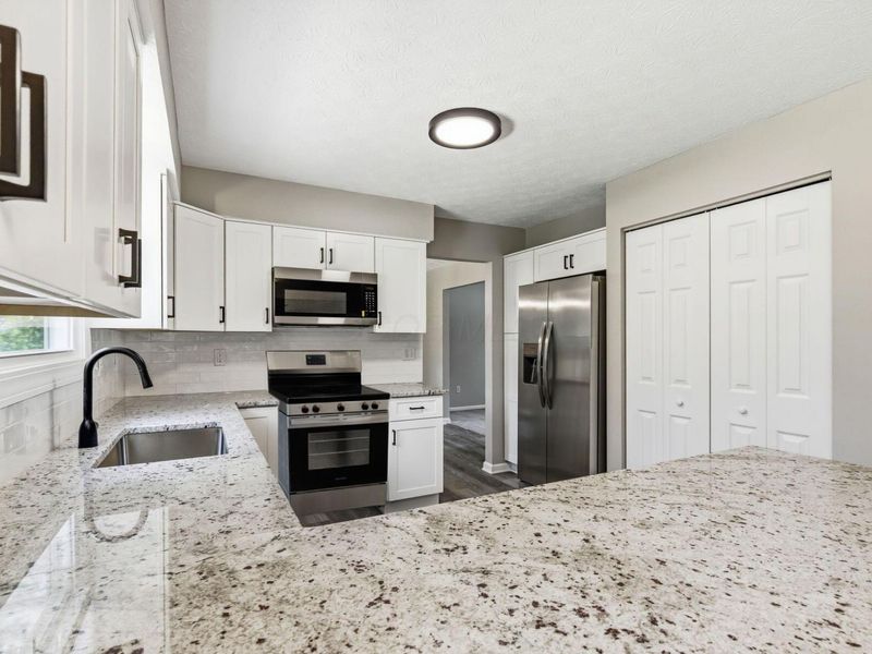 6998 Nocturne Road N, Reynoldsburg, OH 43068 Photo 5