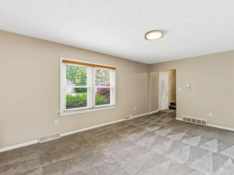6998 Nocturne Road N, Reynoldsburg, OH 43068 Photo 8
