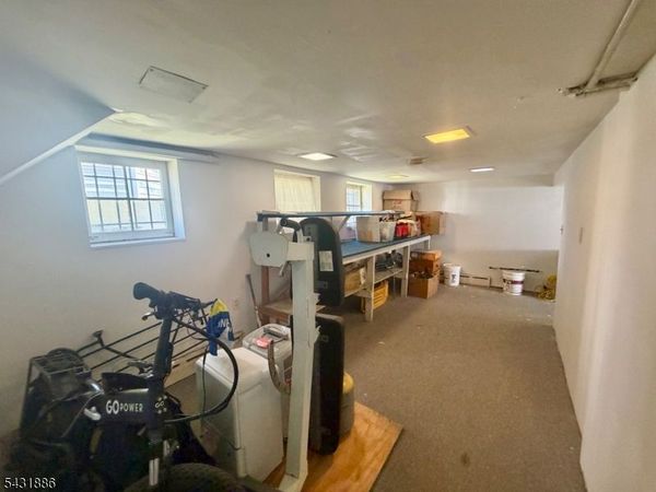 11 Park Pl, Verona, NJ 07044