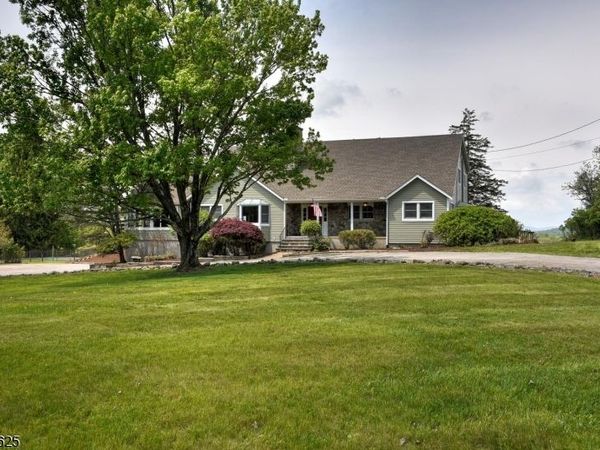 67 Kimble Ln, Sparta, NJ 07871
