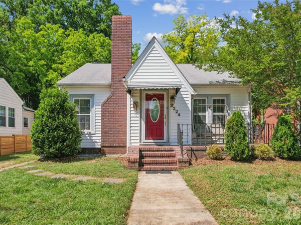 2224 Dundeen Street , Charlotte, NC 28216