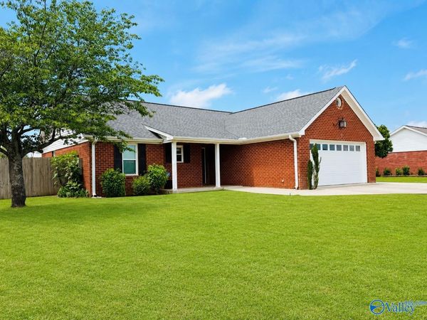 102 Valley Meadows Drive, Hazel Green, AL 35750