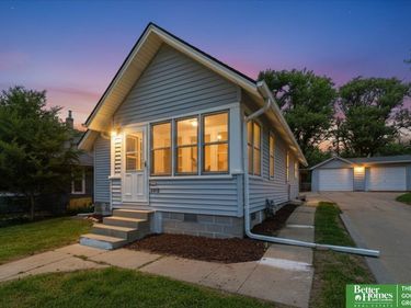 3616 Grover Street , Omaha, NE 68105