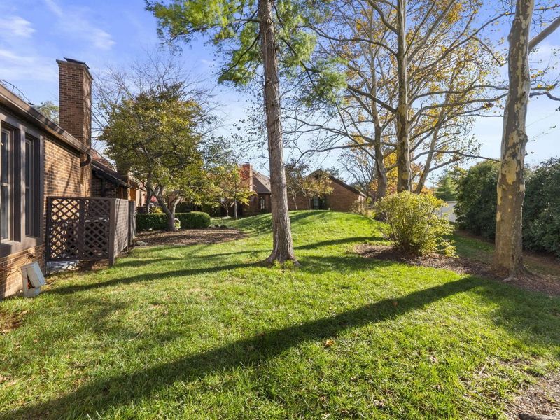 4781 Coach Road, Columbus, OH 43220 Photo 3