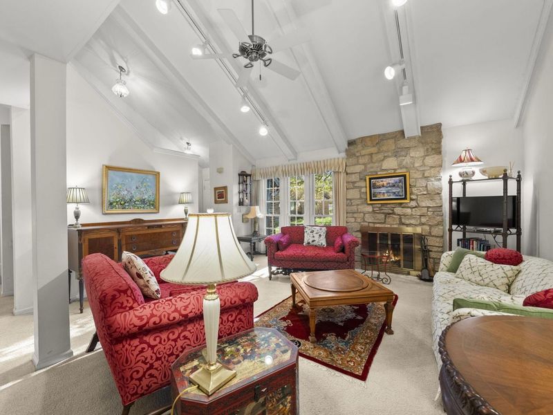 4781 Coach Road, Columbus, OH 43220 Photo 4